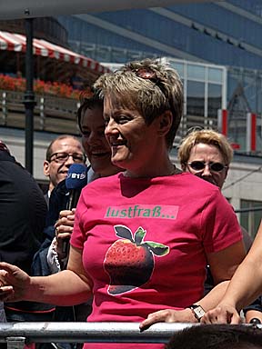 Aufnahme vom Christopher Street Day (CSD) 2002 in Berlin