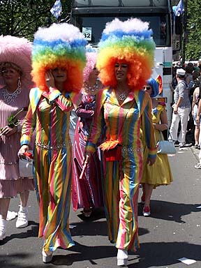 Aufnahme vom Christopher Street Day (CSD) 2002 in Berlin